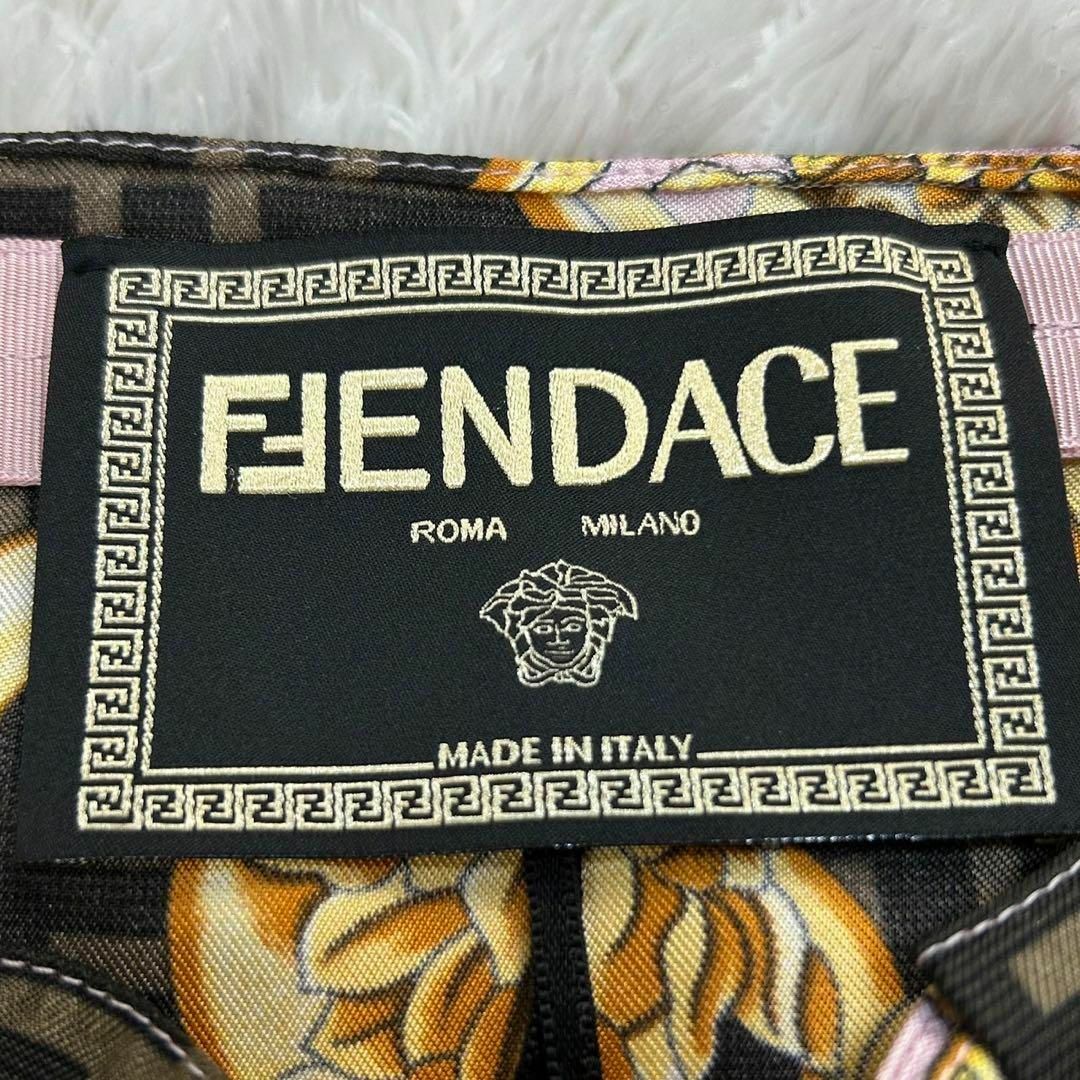 FENDI(フェンディ)のフェンディ×ヴェルサーチ☆総柄スカート バロック ズッカ柄 フェンダーチェ 美品 レディースのスカート(ひざ丈スカート)の商品写真