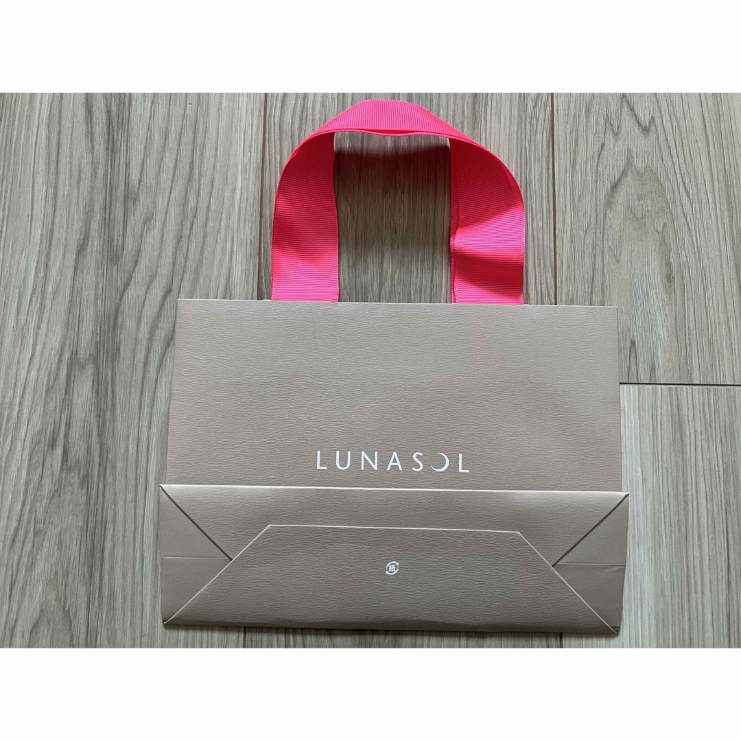 LUNASOL(ルナソル)のルナソル　ショップ袋　紙袋 レディースのバッグ(ショップ袋)の商品写真