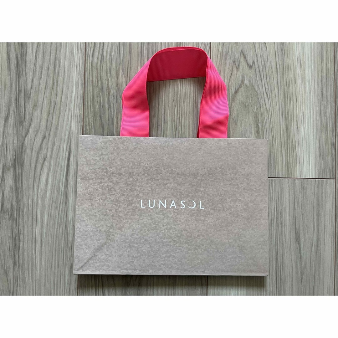 LUNASOL(ルナソル)のルナソル　ショップ袋　紙袋 レディースのバッグ(ショップ袋)の商品写真