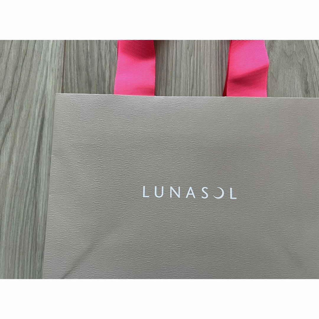 LUNASOL(ルナソル)のルナソル　ショップ袋　紙袋 レディースのバッグ(ショップ袋)の商品写真