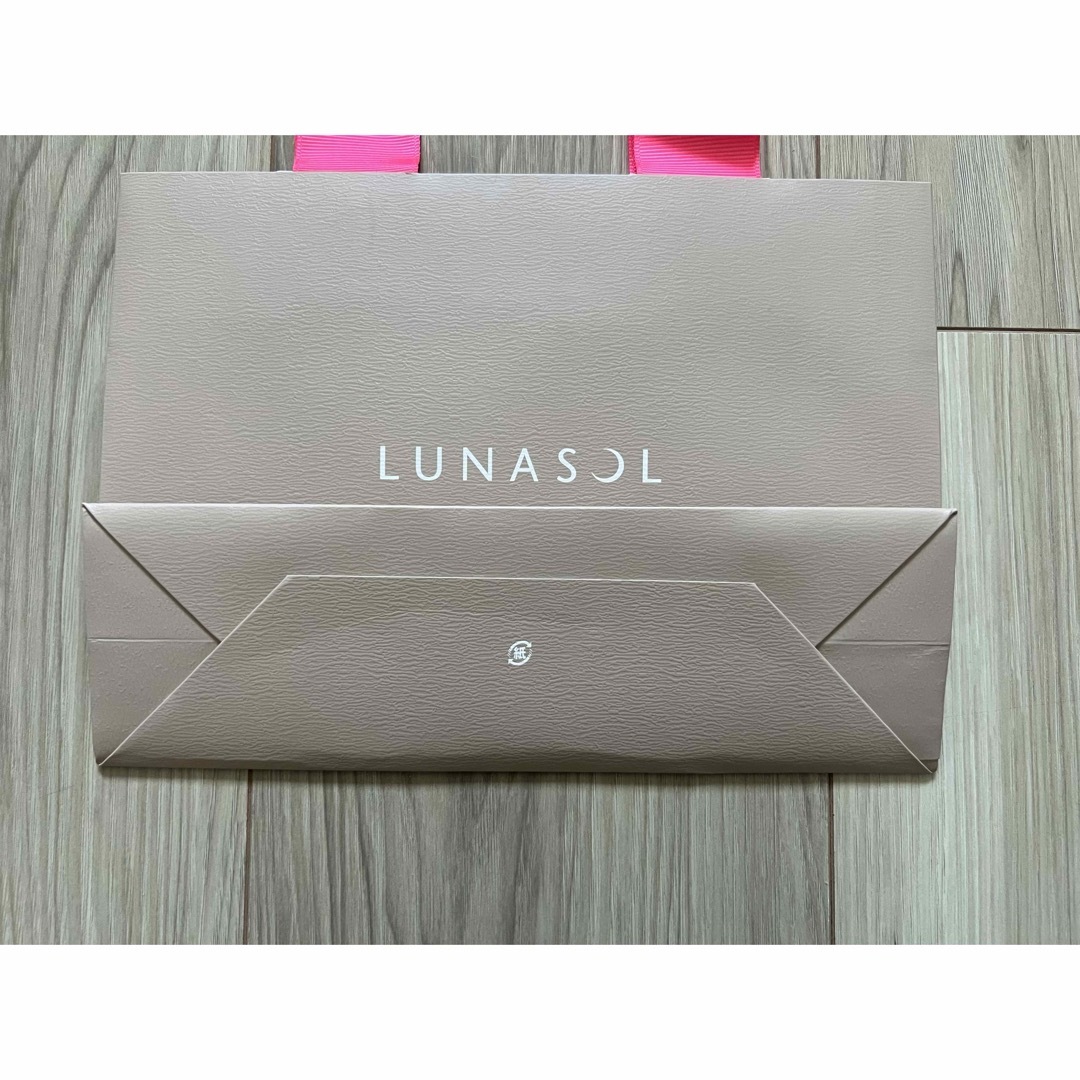 LUNASOL(ルナソル)のルナソル　ショップ袋　紙袋 レディースのバッグ(ショップ袋)の商品写真