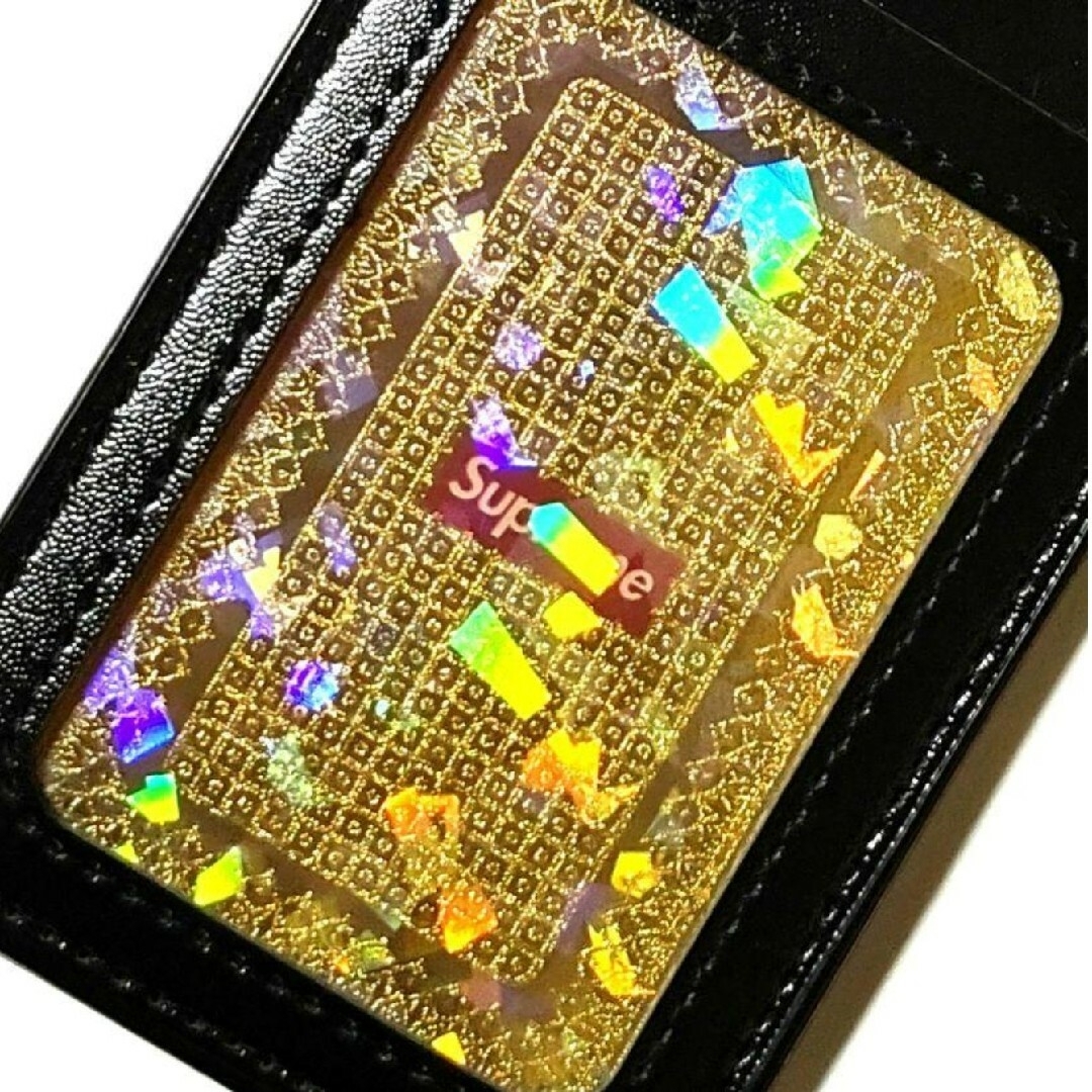 Supreme(シュプリーム)の⭐Supreme⭐トランプ１枚と、ドル記号ゴールドチャームパスケース新品　GB1 メンズのファッション小物(名刺入れ/定期入れ)の商品写真