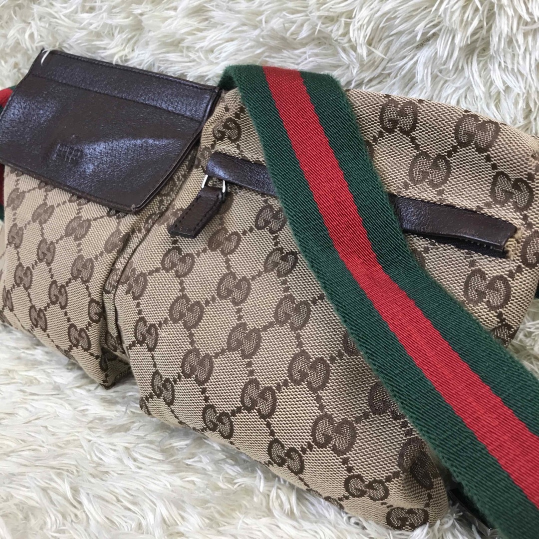 Gucci(グッチ)のグッチ　シェリーライン　ボディバッグ　オールドグッチ　GG キャンバス　 レディースのバッグ(ボディバッグ/ウエストポーチ)の商品写真