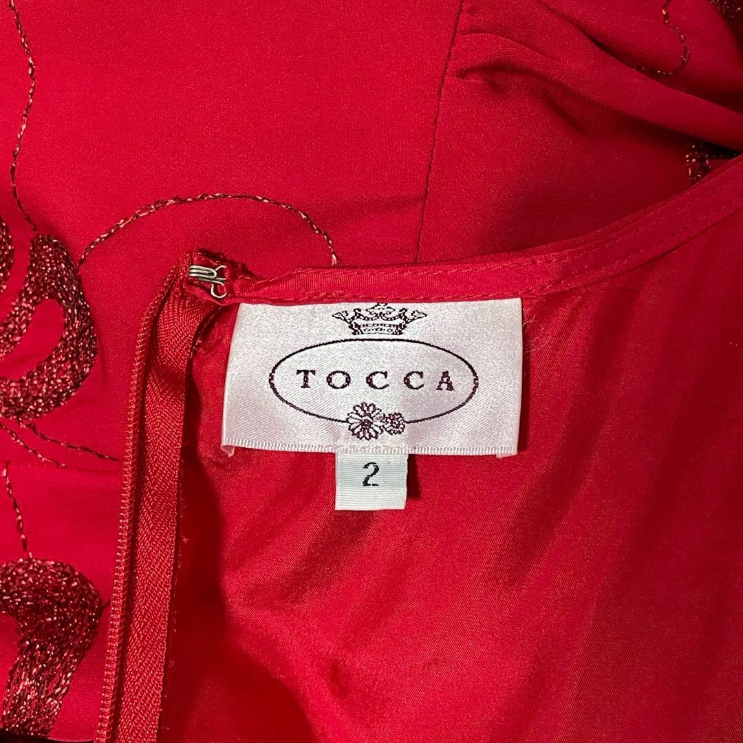 TOCCA(トッカ)のTOCCA   ワンピース　ドレス　赤　シルク　100％　2次会　花柄 レディースのワンピース(ひざ丈ワンピース)の商品写真