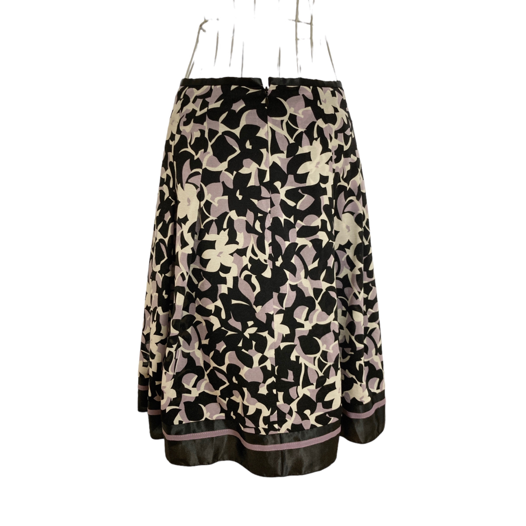 フレアスカート 花柄 総柄 ひざ丈 64cm パイピング オフィス カジュアル レディースのスカート(ひざ丈スカート)の商品写真