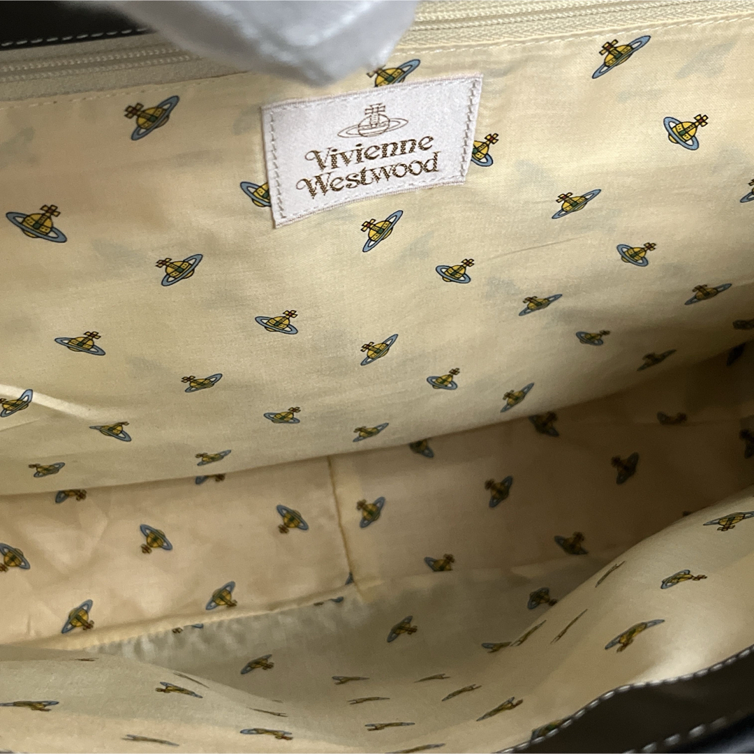 Vivienne Westwood(ヴィヴィアンウエストウッド)の美品　ヴィヴィアンウエストウッド　メッセンジャーバッグ　ゴールド金具　レザー　黒 メンズのバッグ(メッセンジャーバッグ)の商品写真