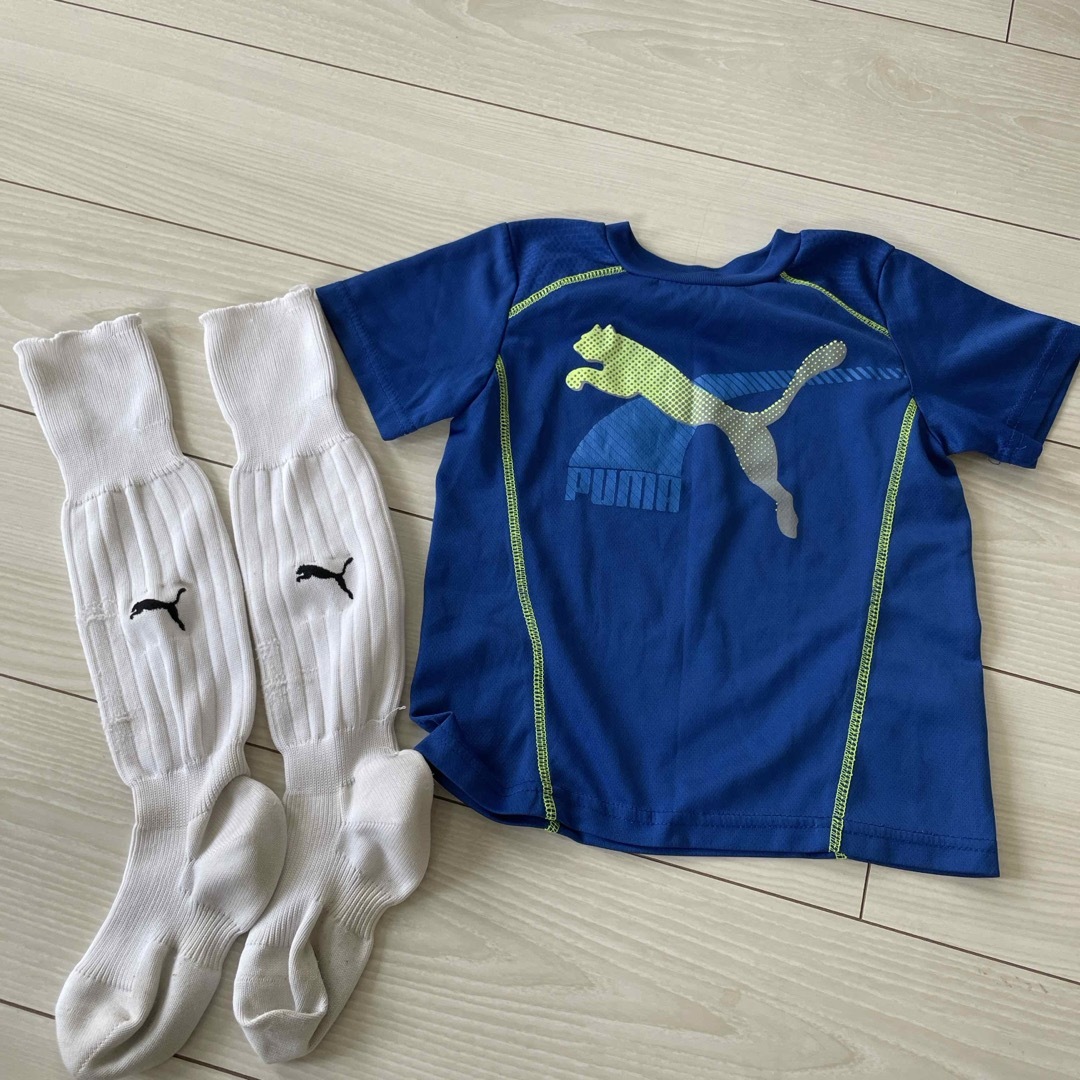 PUMA(プーマ)のPUMA Tシャツ　サッカー靴下　セット　サイズ4歳用 キッズ/ベビー/マタニティのキッズ服男の子用(90cm~)(Tシャツ/カットソー)の商品写真