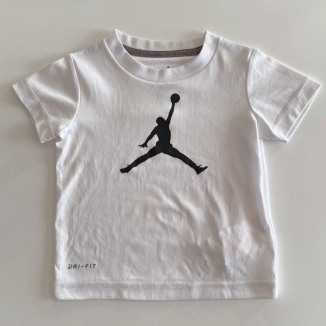 NIKE(ナイキ)のNIKE ナイキ　ジョーダン　Ｔシャツ　ショーパンツ   ２枚セット キッズ/ベビー/マタニティのキッズ服男の子用(90cm~)(Tシャツ/カットソー)の商品写真