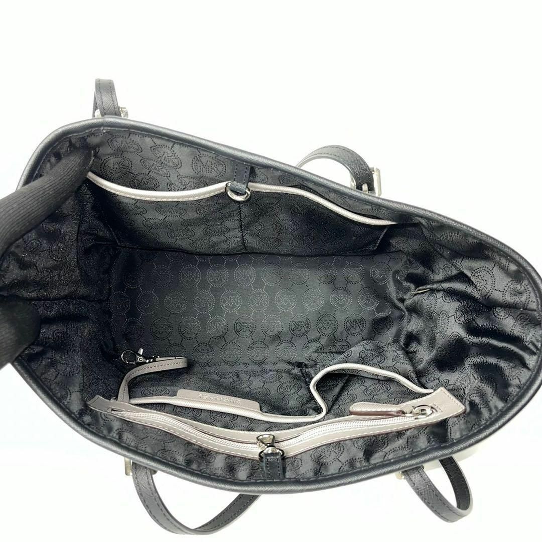 Michael Kors(マイケルコース)のマイケルコース　PVC グレージュ　バイカラー　トートバッグ レディースのバッグ(トートバッグ)の商品写真
