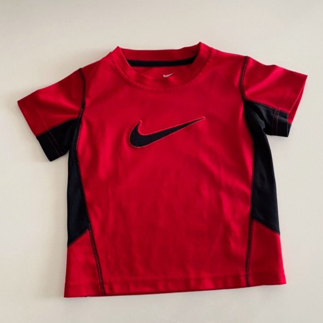 NIKE(ナイキ)のNIKE ナイキ　Ｔシャツ　赤　グレー　２枚セット キッズ/ベビー/マタニティのキッズ服男の子用(90cm~)(Tシャツ/カットソー)の商品写真