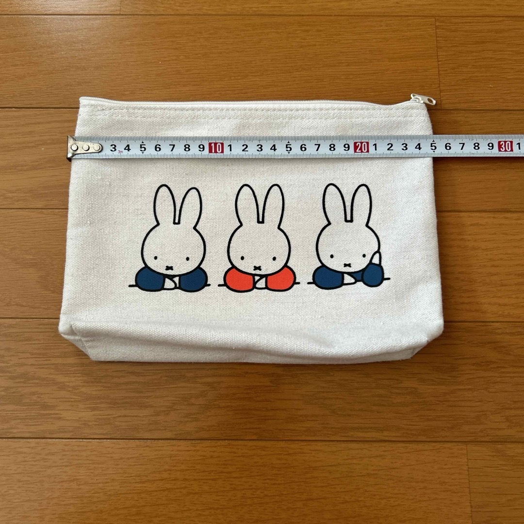 miffy(ミッフィー)のポーチ エンタメ/ホビーのおもちゃ/ぬいぐるみ(キャラクターグッズ)の商品写真