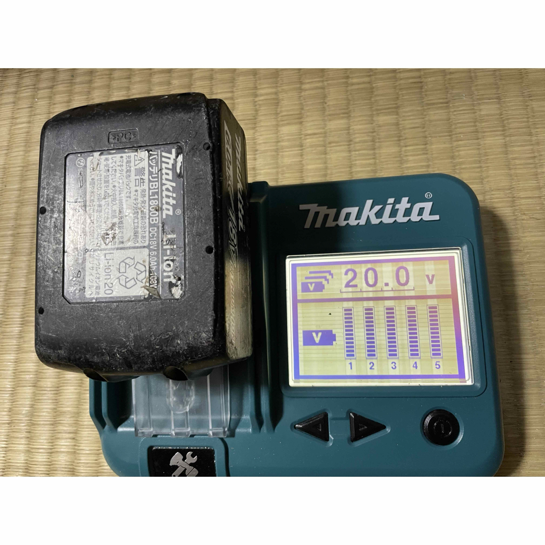 Makita(マキタ)のあマキタ makitaバッテリー 18v 6.0Ah スポーツ/アウトドアの自転車(工具/メンテナンス)の商品写真