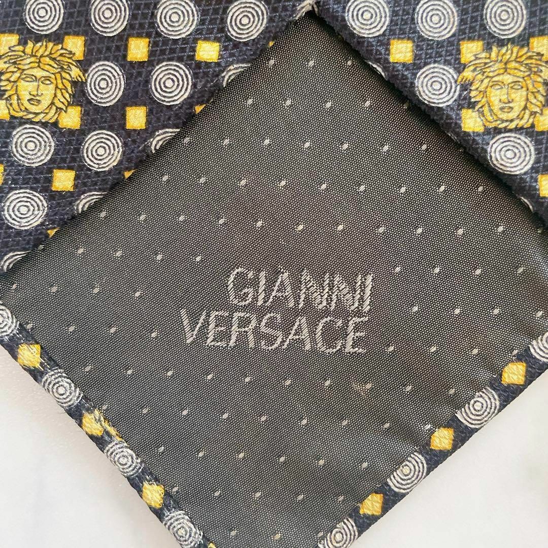 Gianni Versace(ジャンニヴェルサーチ)の美品꧁ヴェルサーチ꧂ネクタイ メドゥーサ　メドゥーサ柄　総柄　シルク100% メンズのファッション小物(ネクタイ)の商品写真