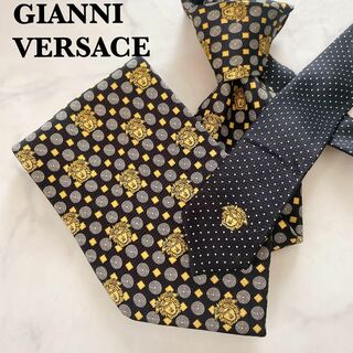 ジャンニヴェルサーチ(Gianni Versace)の美品꧁ヴェルサーチ꧂ネクタイ メドゥーサ　メドゥーサ柄　総柄　シルク100%(ネクタイ)