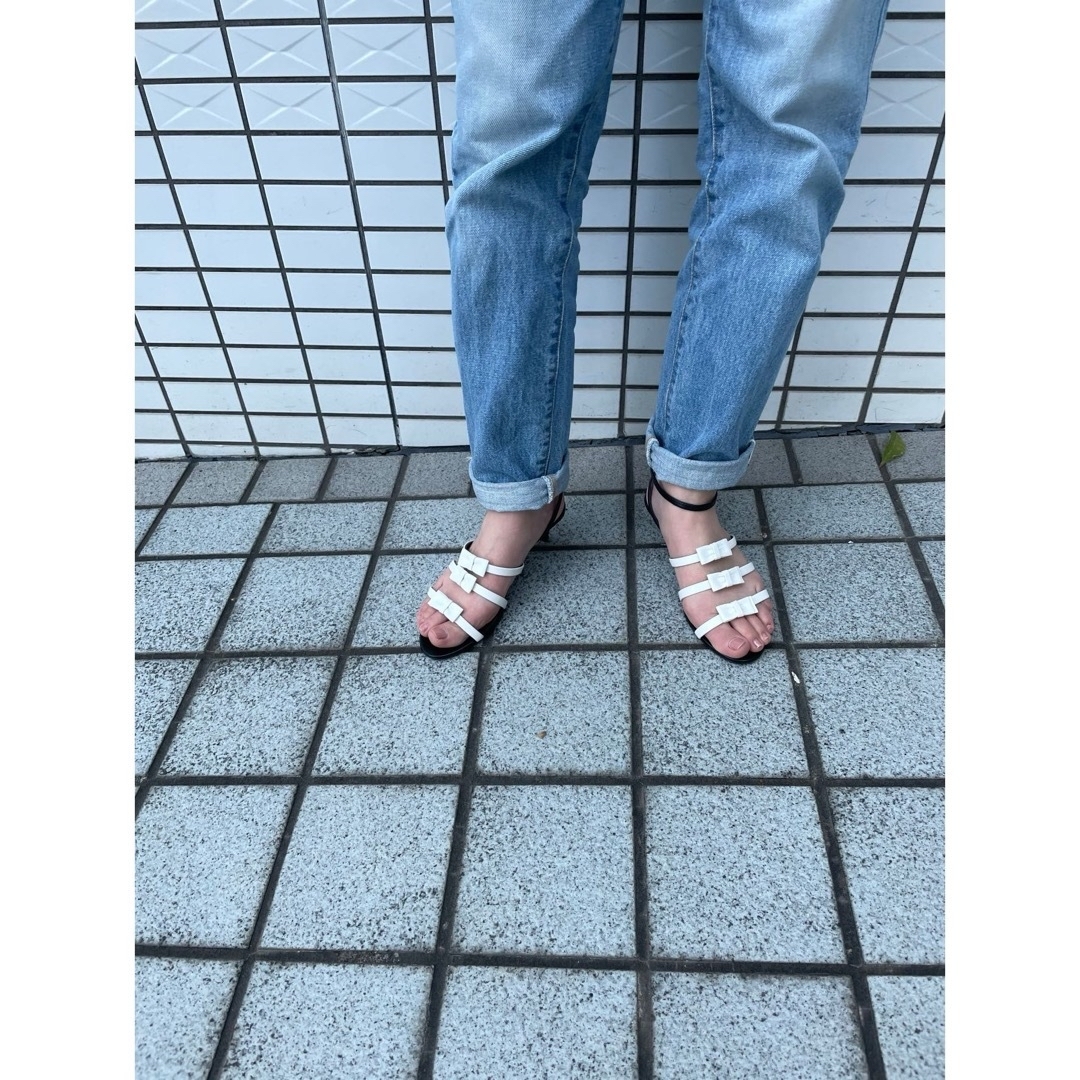 celine(セリーヌ)のceline ribbon sandal. レディースの靴/シューズ(サンダル)の商品写真