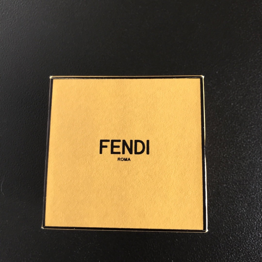 FENDI(フェンディ)のフェンディ  エフイズフェンディ  リング　箱付き　指輪　Fロゴ　 レディースのアクセサリー(リング(指輪))の商品写真