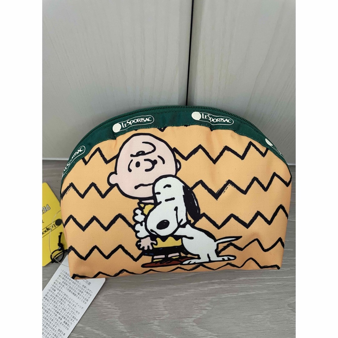 LeSportsac(レスポートサック)のレスポートサック　スヌーピー　ポーチ　小物入れ　ピーナッツ　SNOOPY レディースのファッション小物(ポーチ)の商品写真