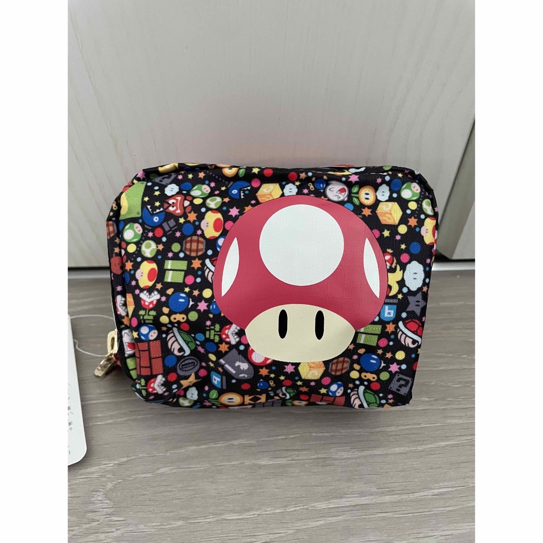 LeSportsac(レスポートサック)のレスポートサック　スーパーマリオ　小物入れ　ポーチ　Nintendo 任天堂 レディースのファッション小物(ポーチ)の商品写真