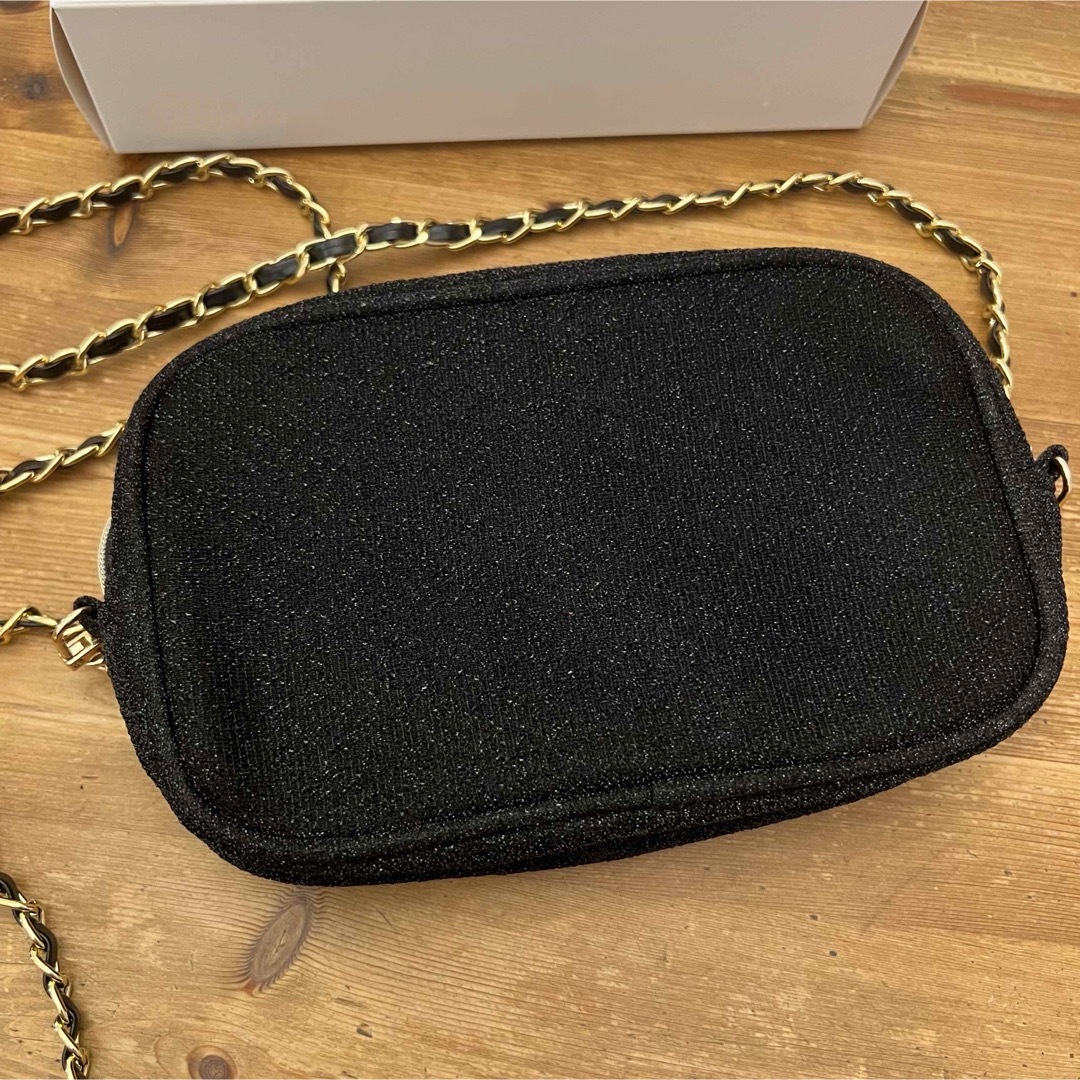 CHANEL(シャネル)の新品 シャネル ノベルティ ショルダー付きポーチ ブラックラメ CHANEL レディースのバッグ(ショルダーバッグ)の商品写真