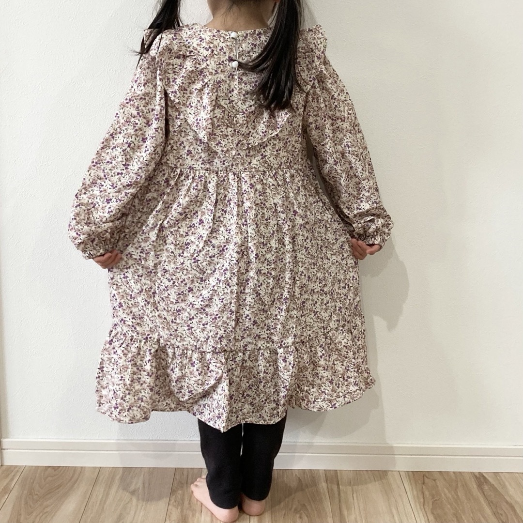 子供服　ワンピース　花柄ワンピース　フレアワンピース　ひざ丈　女の子　130 キッズ/ベビー/マタニティのキッズ服女の子用(90cm~)(ワンピース)の商品写真