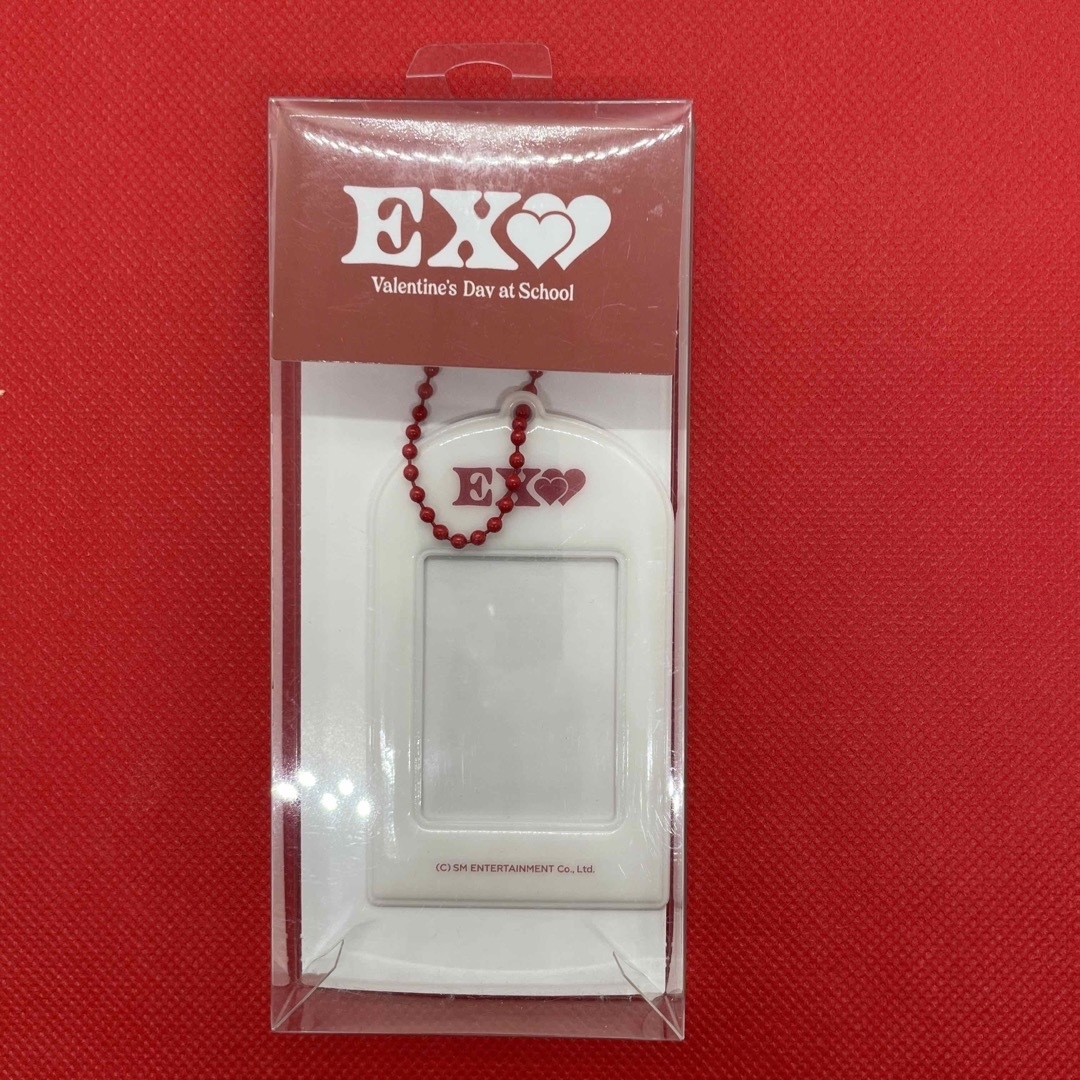 公式 新品 EXO D.O.  ギョンス シーグリ ID キーリング 証明写真 エンタメ/ホビーのタレントグッズ(アイドルグッズ)の商品写真