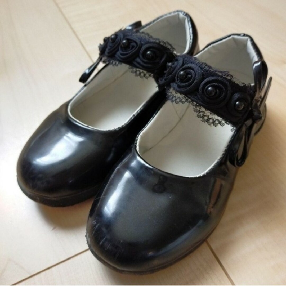 フォーマル靴　発表会　卒園式　入学式　18センチ　エナメル　黒 キッズ/ベビー/マタニティのキッズ靴/シューズ(15cm~)(フォーマルシューズ)の商品写真
