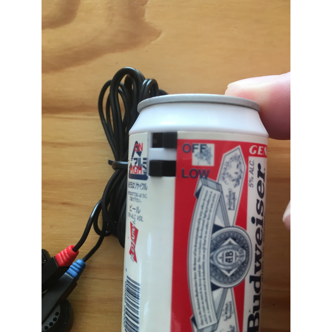 レトロ缶型　Budweiser（バドワイザー）ポケットイヤホンFMラジオ スマホ/家電/カメラのオーディオ機器(ラジオ)の商品写真