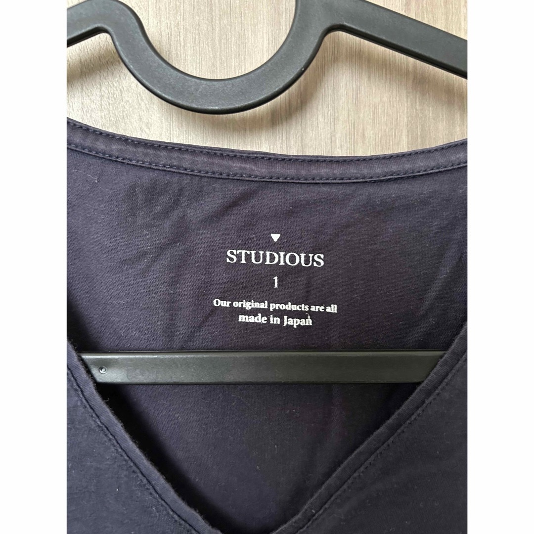 STUDIOUS(ステュディオス)のstudious Tシャツ　メンズ　ネイビー メンズのトップス(Tシャツ/カットソー(半袖/袖なし))の商品写真