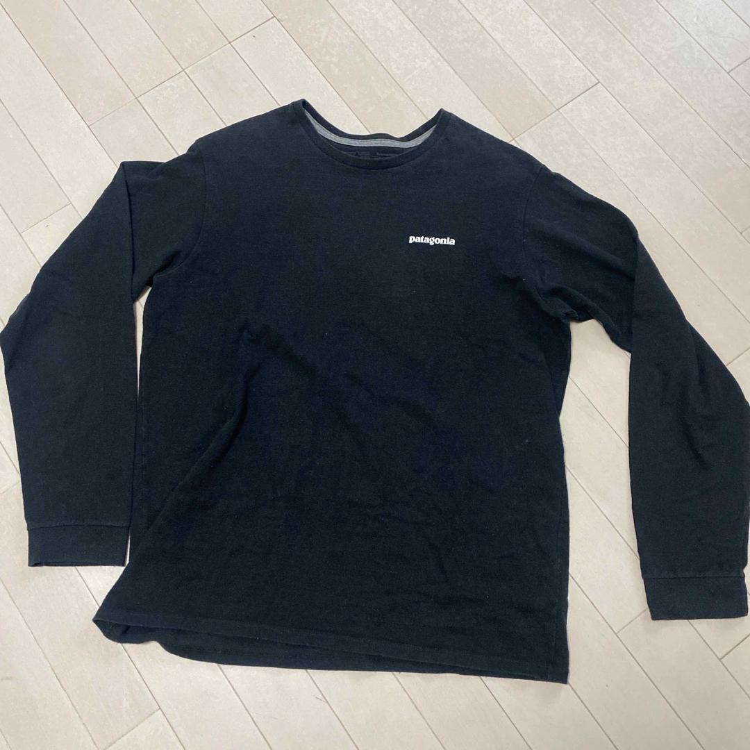 patagonia(パタゴニア)のPatagoniaパタゴニアロングTシャツ　黒　M メンズのトップス(Tシャツ/カットソー(七分/長袖))の商品写真