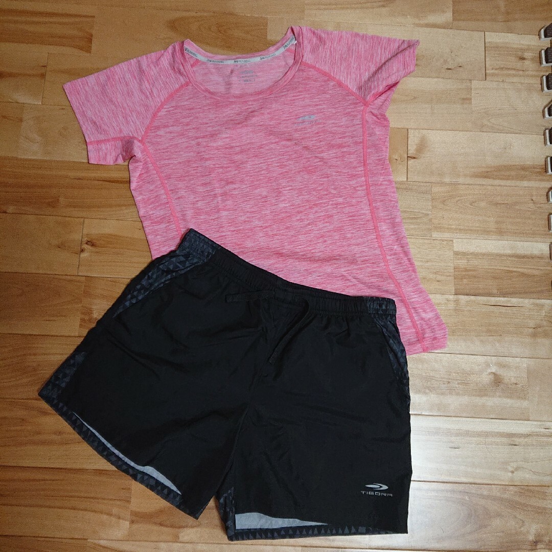 TIGORA(ティゴラ)のスポーツウェア トップス ショートパンツ Sサイズ セット レディースのトップス(Tシャツ(半袖/袖なし))の商品写真