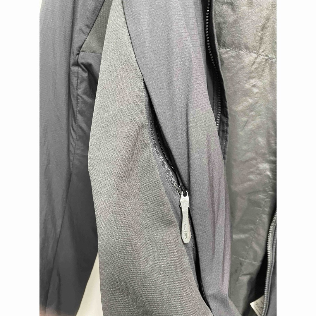 ARC'TERYX(アークテリクス)のatom lt hoody S 黒 arcteryx メンズのジャケット/アウター(ダウンジャケット)の商品写真