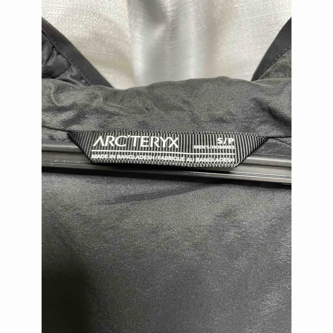 ARC'TERYX(アークテリクス)のatom lt hoody S 黒 arcteryx メンズのジャケット/アウター(ダウンジャケット)の商品写真