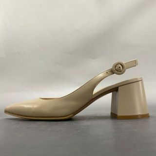 ジャンヴィットロッシ(Gianvito Rossi)のGianvito Rossi(ジャンヴィト・ロッシ) サンダル 38 レディース - ベージュ アウトソール張替済 レザー(サンダル)