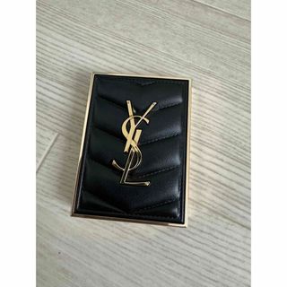 イヴサンローラン(Yves Saint Laurent)のイヴ・サンローラン　クチュールミニクラッチ100(アイシャドウ)