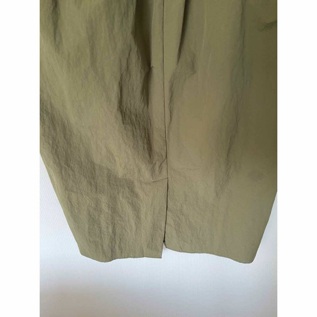 antiqua(アンティカ)のANTIQUA　アンティカ　配色ラインスカート　シャカシャカ素材　F　カーキー レディースのスカート(ロングスカート)の商品写真