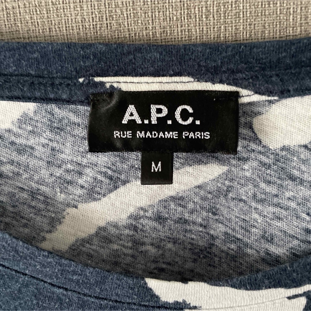 A.P.C(アーペーセー)のA.P.C. Tシャツ　アーペーセー　半袖シャツ　柄あり メンズのトップス(Tシャツ/カットソー(半袖/袖なし))の商品写真