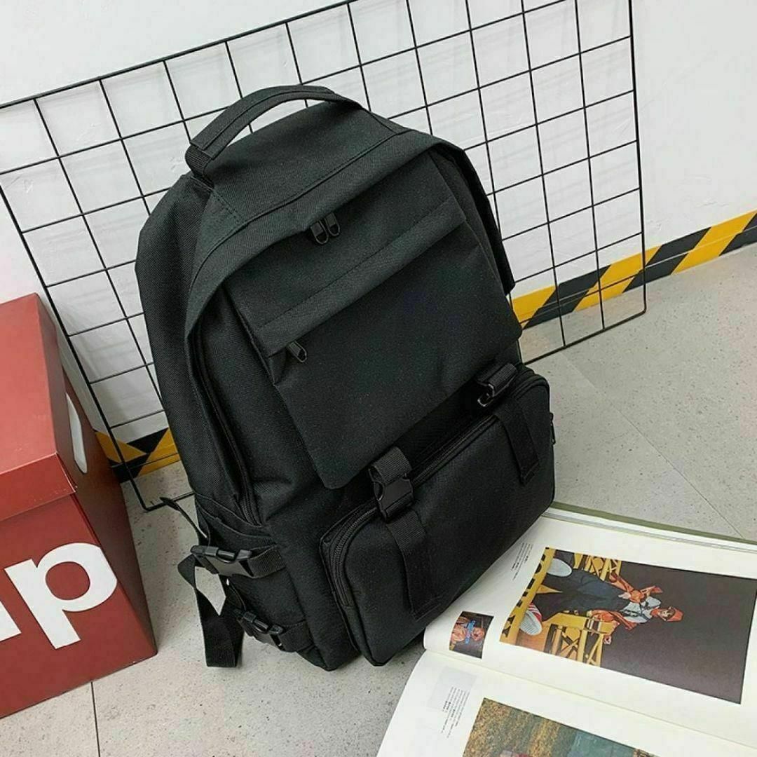 リュック カジュアル　ブラック　バックパック　男女兼用　通学 通勤　黒 メンズのバッグ(バッグパック/リュック)の商品写真