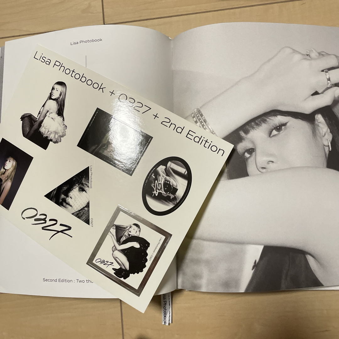 BLACKPINK(ブラックピンク)の0327 LALISA LISA blackpink フォトブック ステッカー エンタメ/ホビーのCD(K-POP/アジア)の商品写真