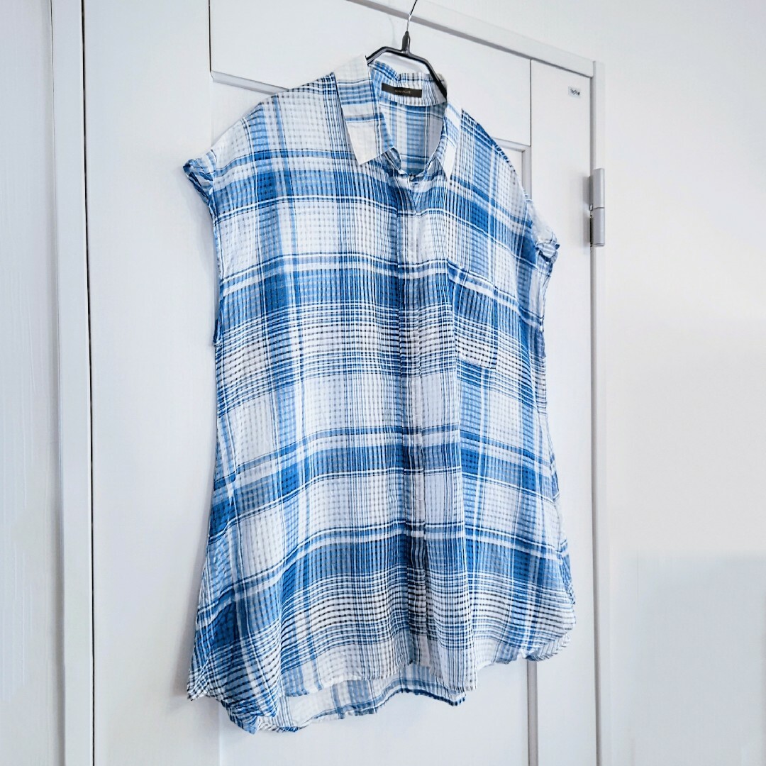 MANI PULITE マーニプリーテ　透け感の爽やかなＡラインシャツ　フリー レディースのトップス(シャツ/ブラウス(半袖/袖なし))の商品写真