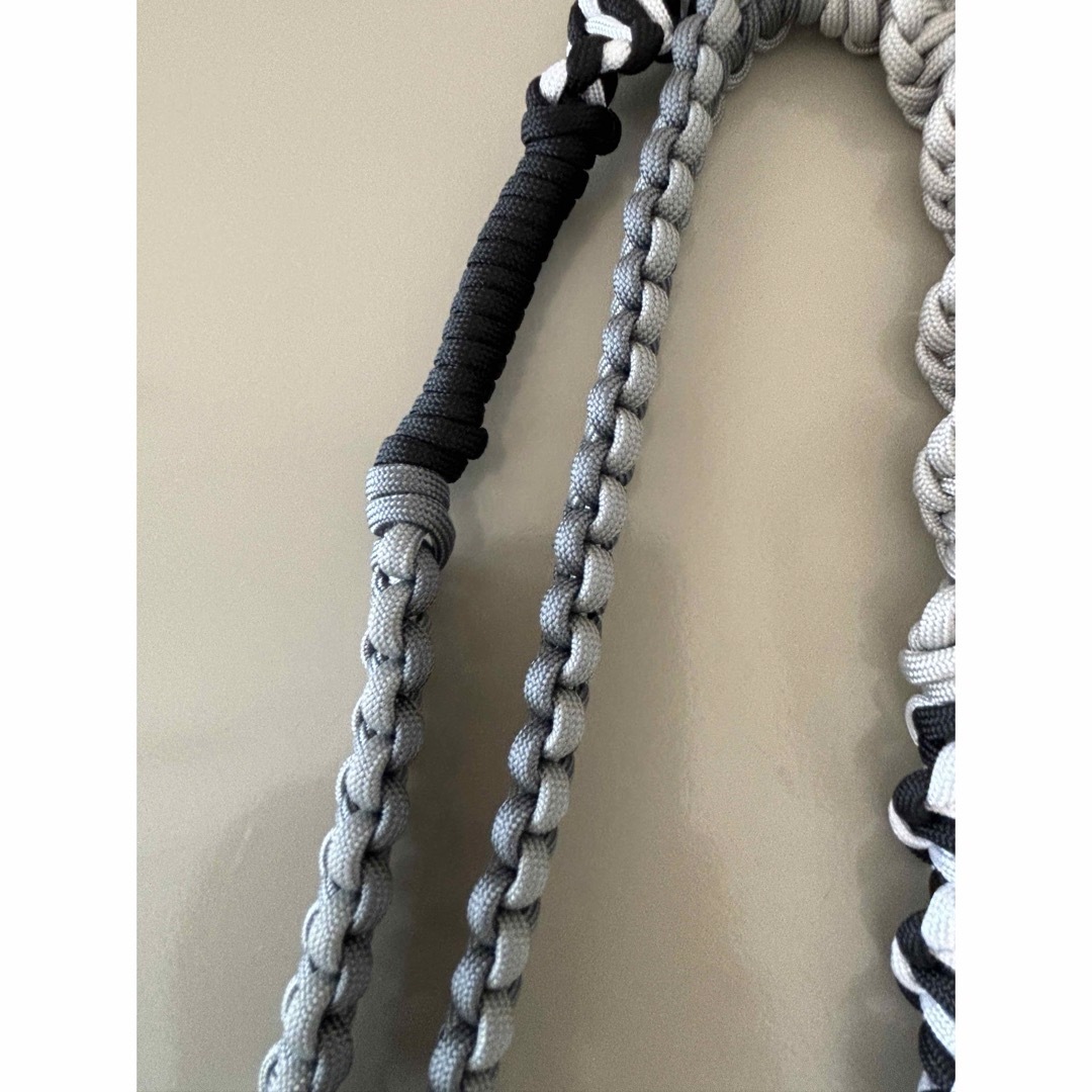 パラコード　スマホストラップ Paracord  shoulder strap ハンドメイドのスマホケース/アクセサリー(スマホストラップ/チャーム)の商品写真