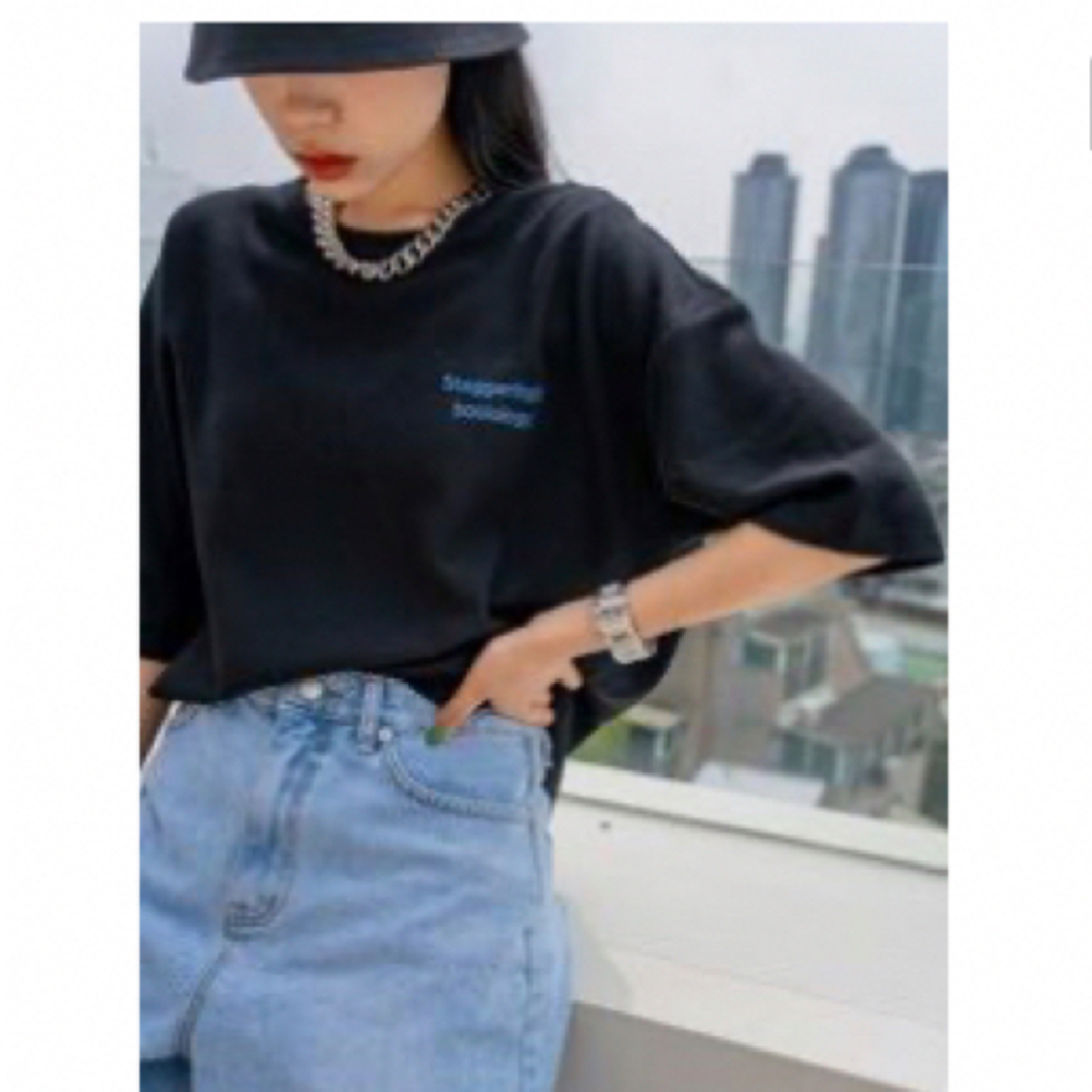 SHEIN(シーイン)のSHEIN dazy 文字グラフィック　ドロップショルダー　ブラック レディースのトップス(Tシャツ(半袖/袖なし))の商品写真