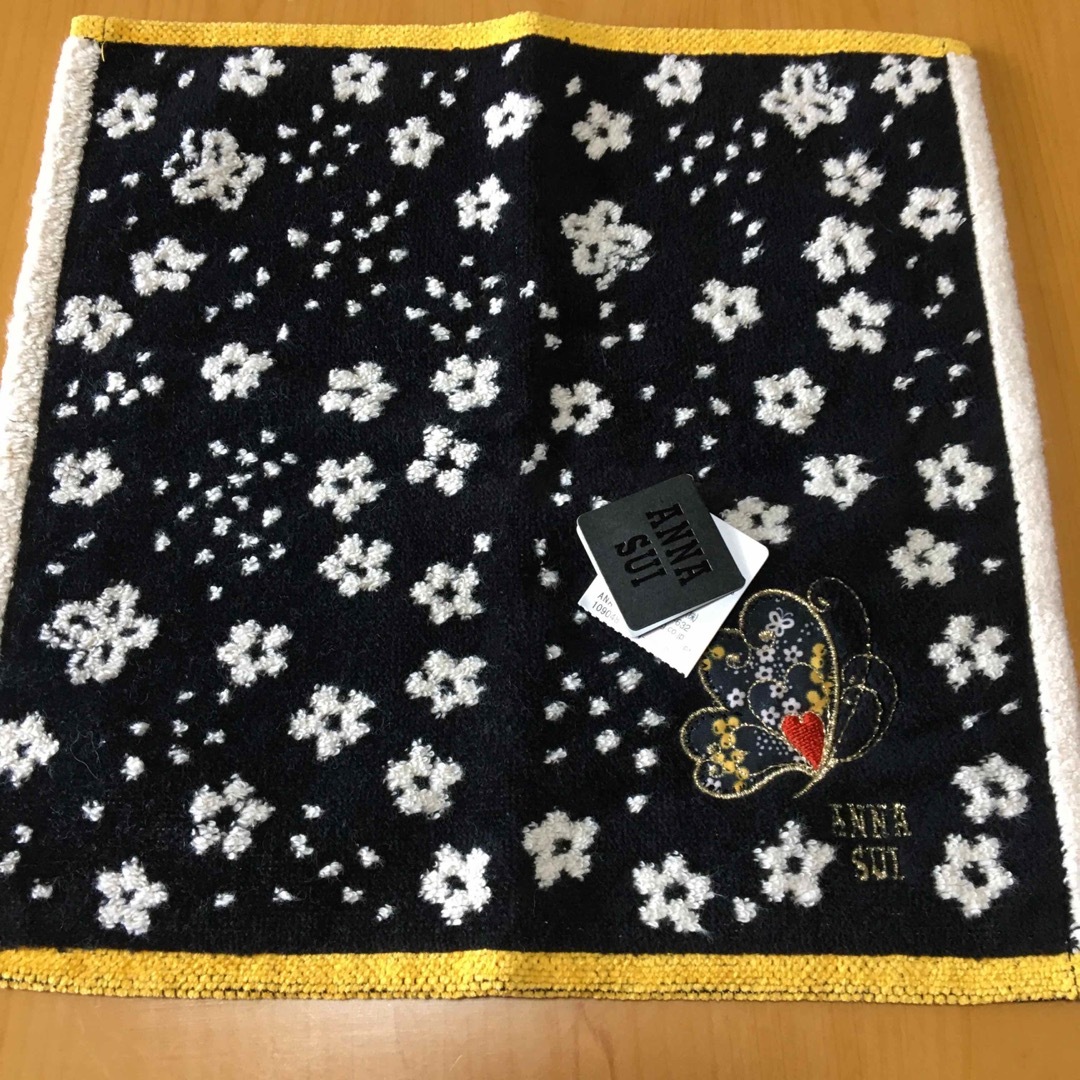 ANNA SUI(アナスイ)のANNA SUIタオルハンカチ２枚　値下げ レディースのファッション小物(ハンカチ)の商品写真