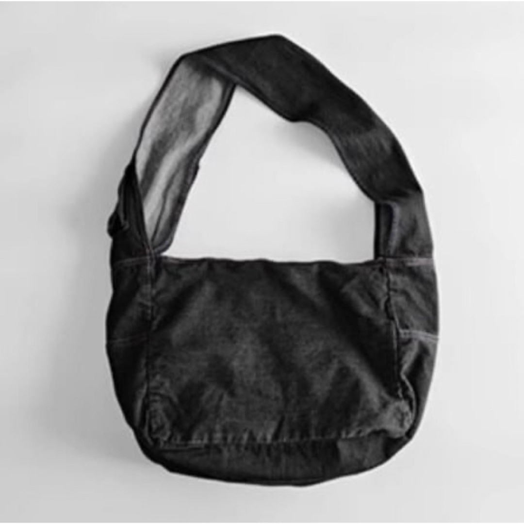 ショルダーバッグ ニュースペーパーバッグ ミリタリーバッグ 黒 デニム レディースのバッグ(ショルダーバッグ)の商品写真
