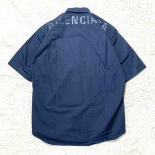 バレンシアガ(Balenciaga)の【未使用級】バレンシアガ シャツ オーバーサイズ バックロゴ 534334 37(Tシャツ/カットソー(半袖/袖なし))