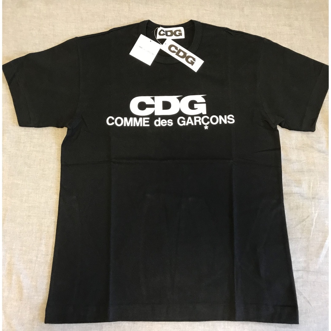 COMME des GARCONS(コムデギャルソン)のコムデギャルソン CDG T-shirts 新品未使用タグ付き 黒  メンズのトップス(Tシャツ/カットソー(半袖/袖なし))の商品写真