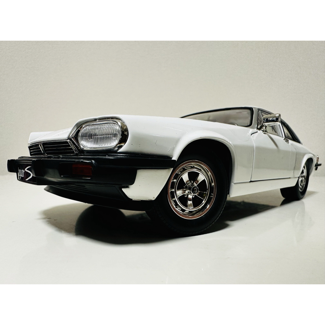 Jaguar(ジャガー)のRS/'75 Jaguarジャガー XJS 1/18 新品絶版レア！ エンタメ/ホビーのおもちゃ/ぬいぐるみ(ミニカー)の商品写真