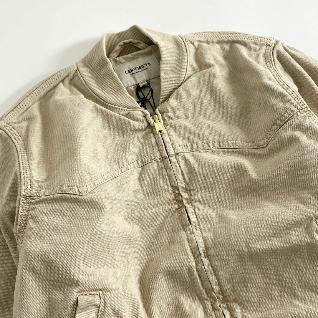 carhartt(カーハート)の60e12 《未使用保管品》 タグ付 Carhartt WIP カーハート ダブルアイピ― SANTA FE BOMBER サンタフェボンバー ジャケット ブルゾン I030284 XSサイズ ベージュ コットン レディースのジャケット/アウター(ブルゾン)の商品写真