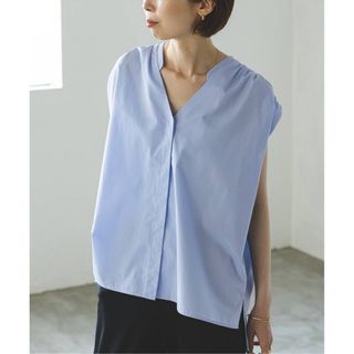 Noble - サイドオープンワイドカラーブラウス nobleの通販 by にこ Noble - サイドオープンワイドカラーブラウス nobleの通販 by にこ