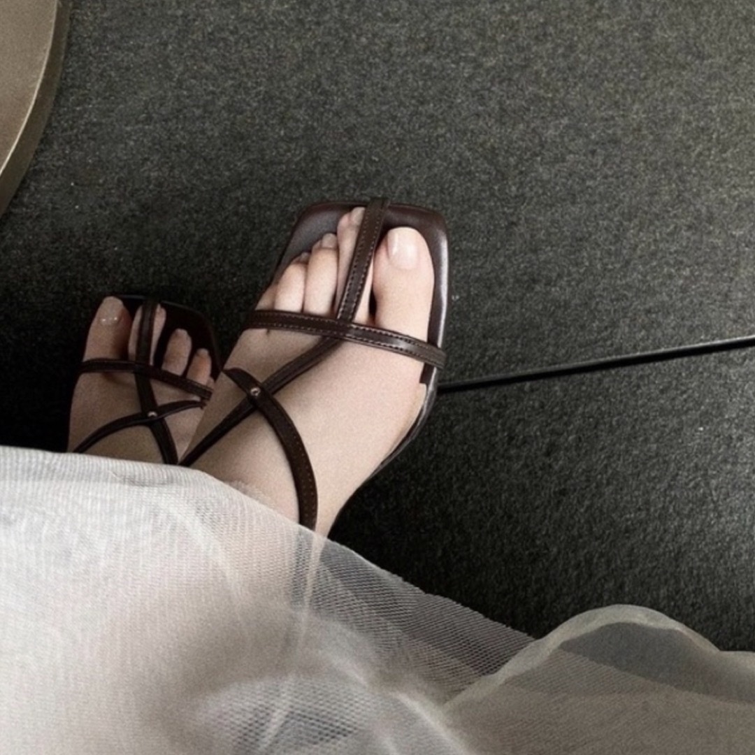 maison celon  thin strap cross sandal レディースの靴/シューズ(サンダル)の商品写真