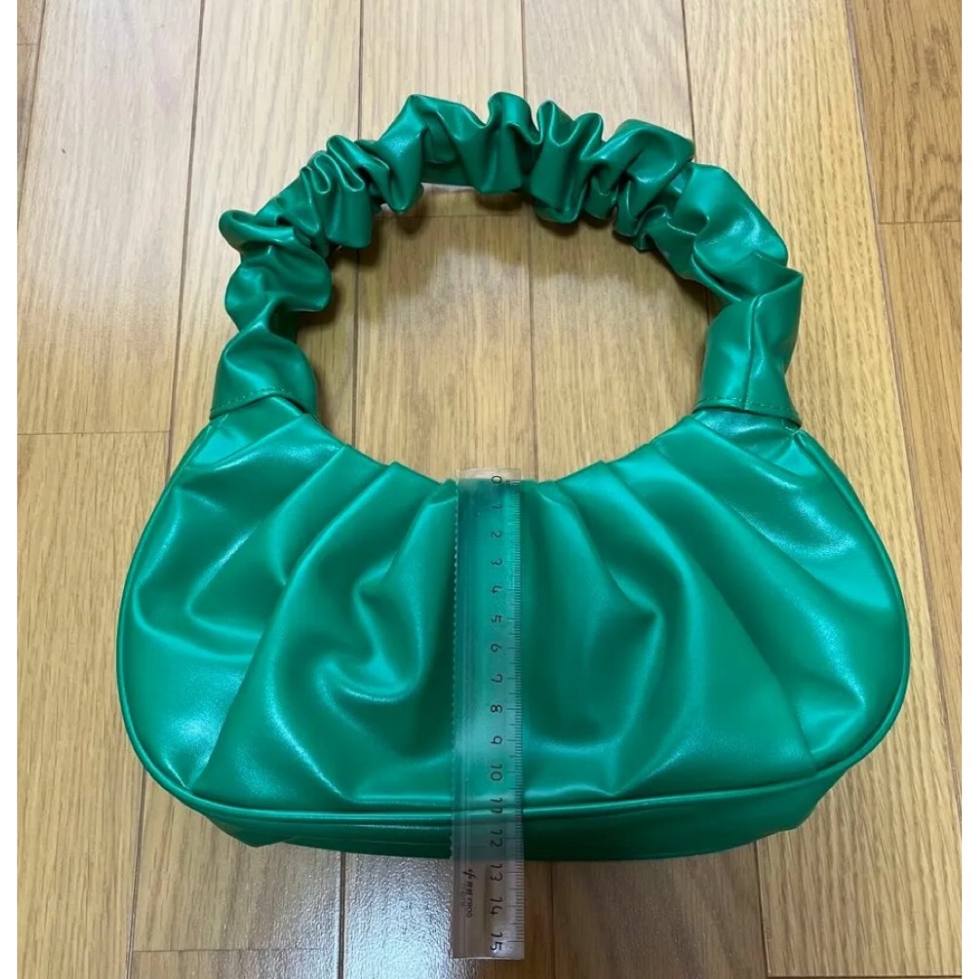 SHEIN(シーイン)のSHEIN シャーリングバッグ ミニマリスト 緑 グリーン レディースのバッグ(ハンドバッグ)の商品写真